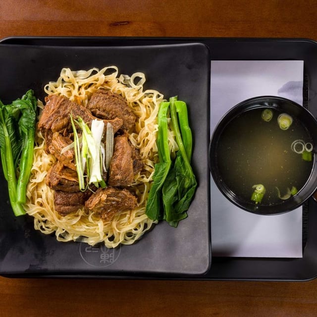 6 Pieces Beef Stew Lo Mein.