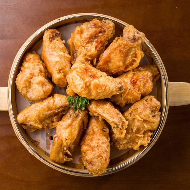 Fried Chicken Wings (Naked) with Fries.