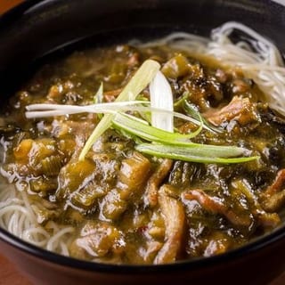 BC08 Snow Cabbage with Pork Rice Noodle in Soup (Garlic Butter Toast + Scramble Egg)