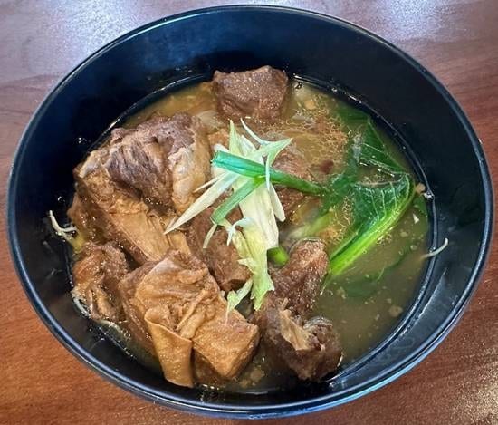 6 Pieces Beef Stew Noodle Soup.