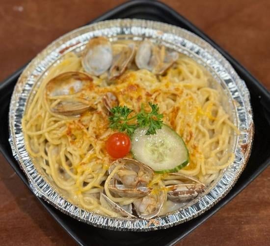 LC10 Baked Spaghetti with Clams & Cheese.