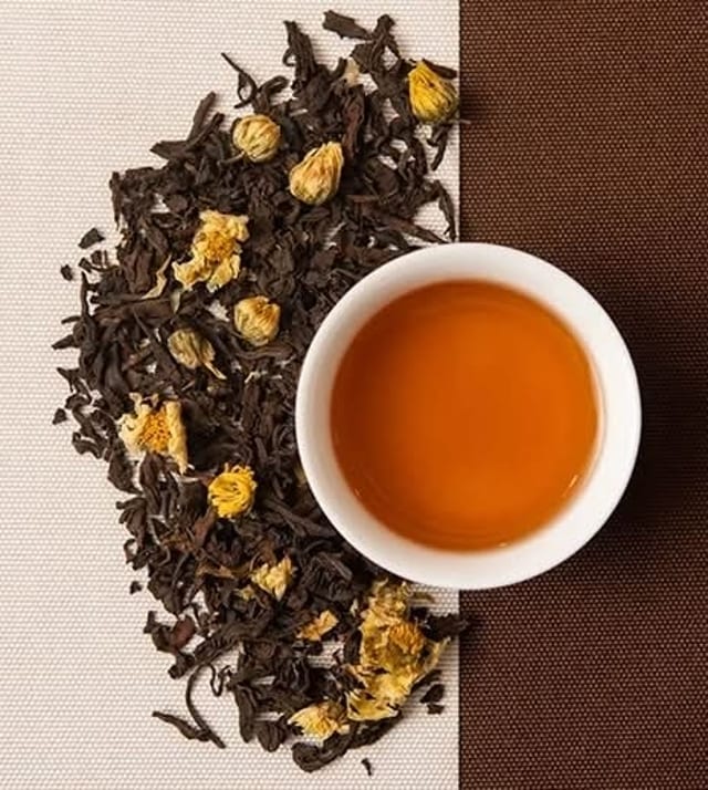 Chrysanthemum Pu'er.