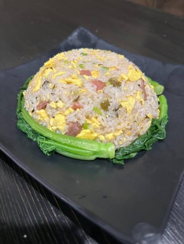 L.A. Fried Rice （Beef, shrimp, chicken, egg）.