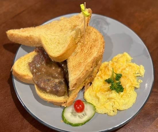 BC14 Satay Beef Sandwich.