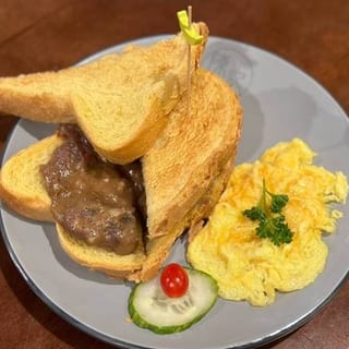 BC14 Satay Beef Sandwich