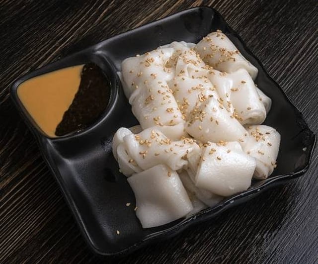 Mixed Sauce Rice Roll.